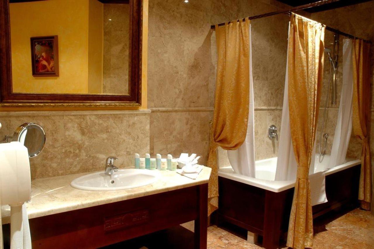 Hotel Reikartz Collection Dnepr Dnipro Exterior foto